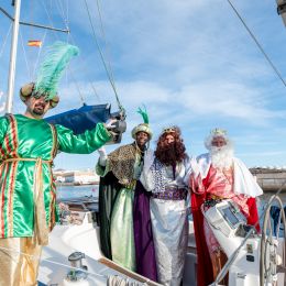 LOS REYES MAGOS MÁS MADRUGADORES ARRIBAN A MARINA LANZAROTE